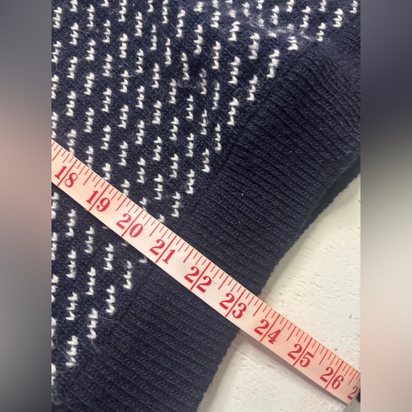 L.L.Bean Vintage Norway Made Navy Knit Wool Blend Sweater Womens Size Medium - Picture 4 of 6